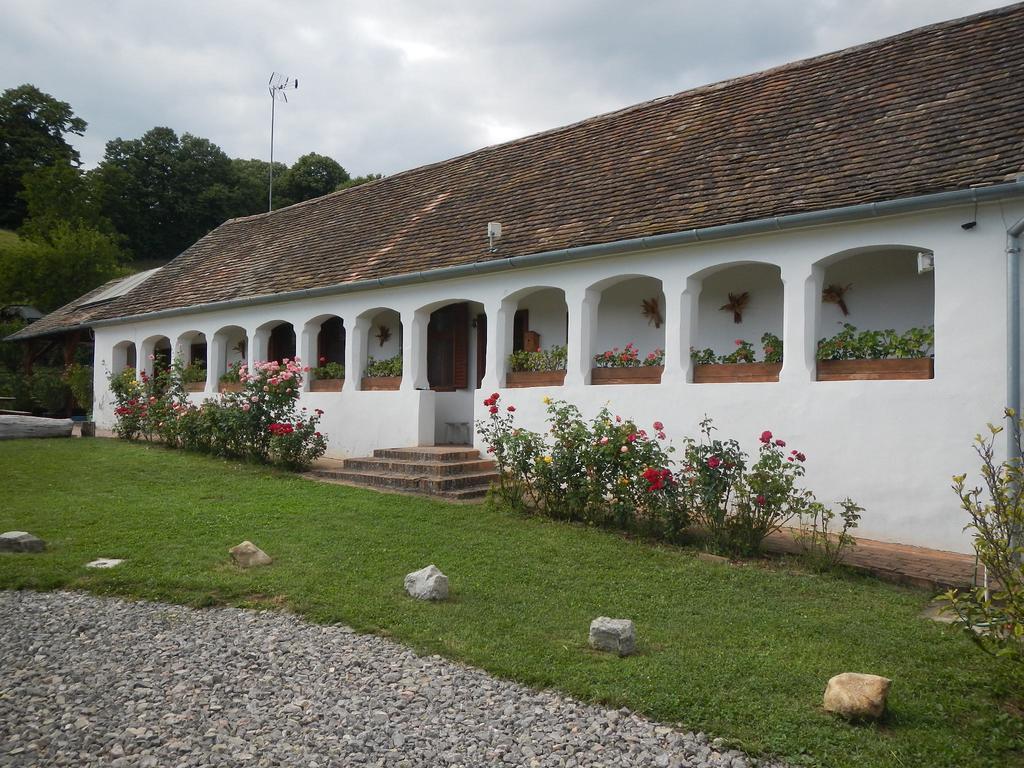 Vila Berki Porta Vendeghaz Dinnyeberki Exteriér fotografie